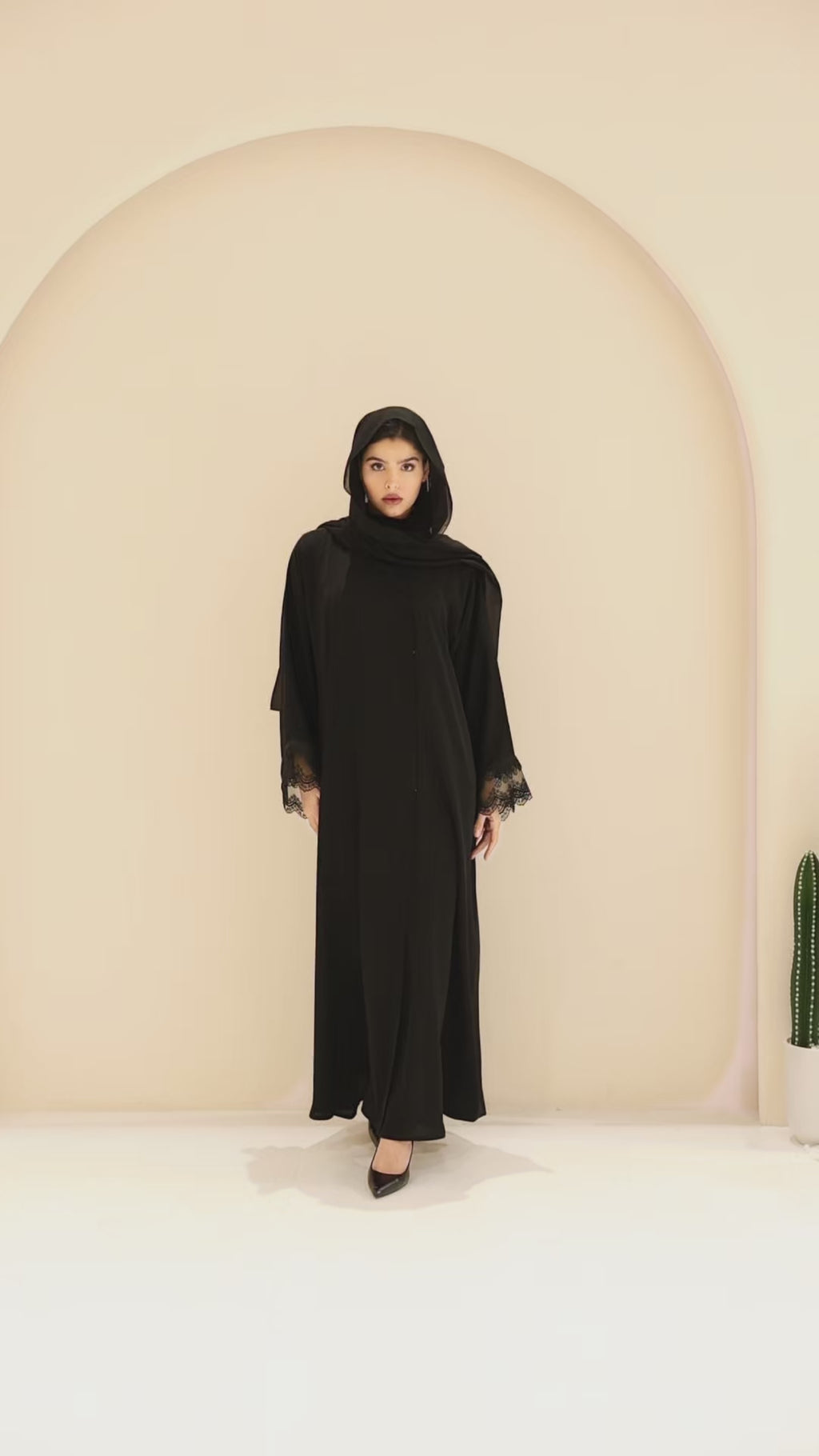 Still Night Black Lace Abaya